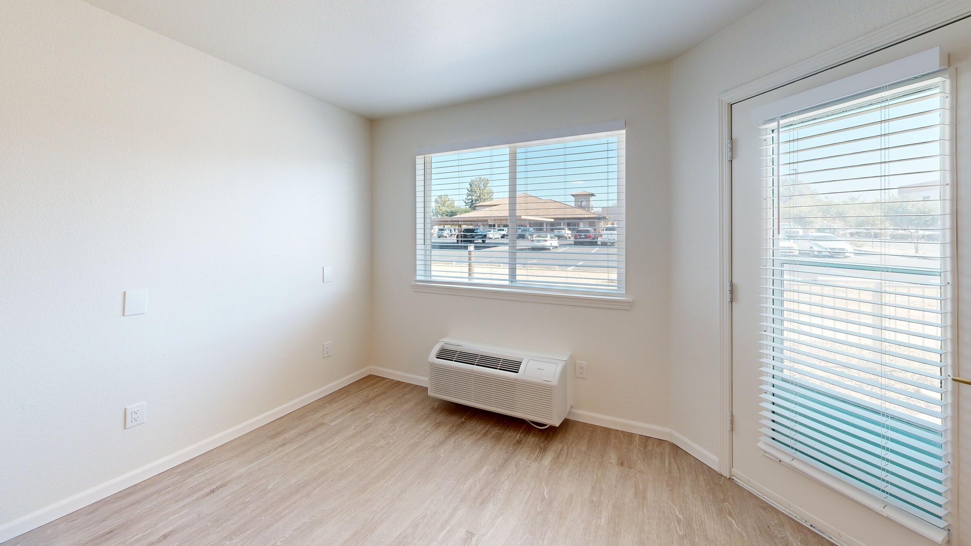 Vista-Del-Rio-IL-Studio-382-sqft Living Space 2-1
