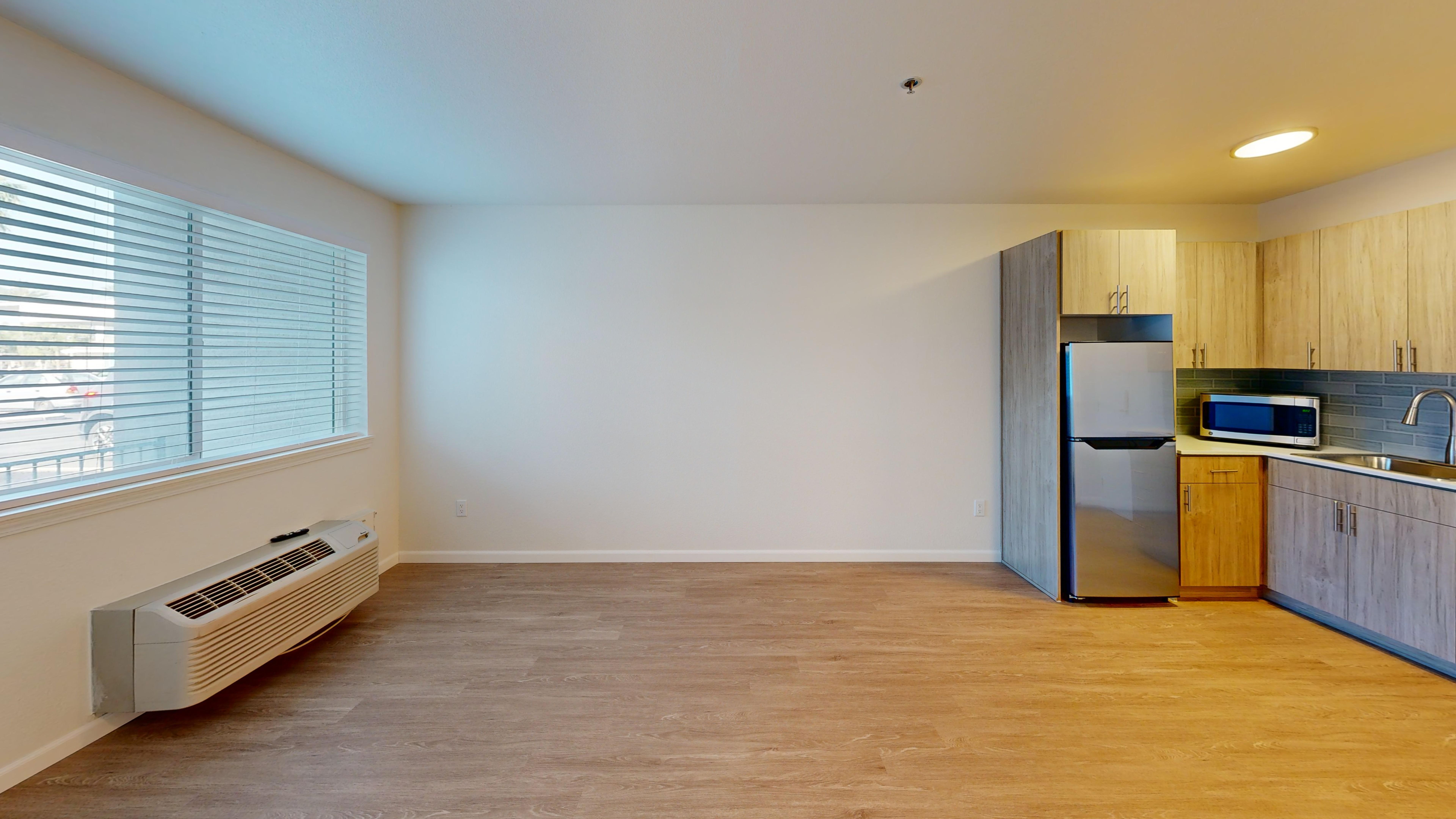 Vista-Del-Rio-IL-1-bed-538-sqft-Living-Room