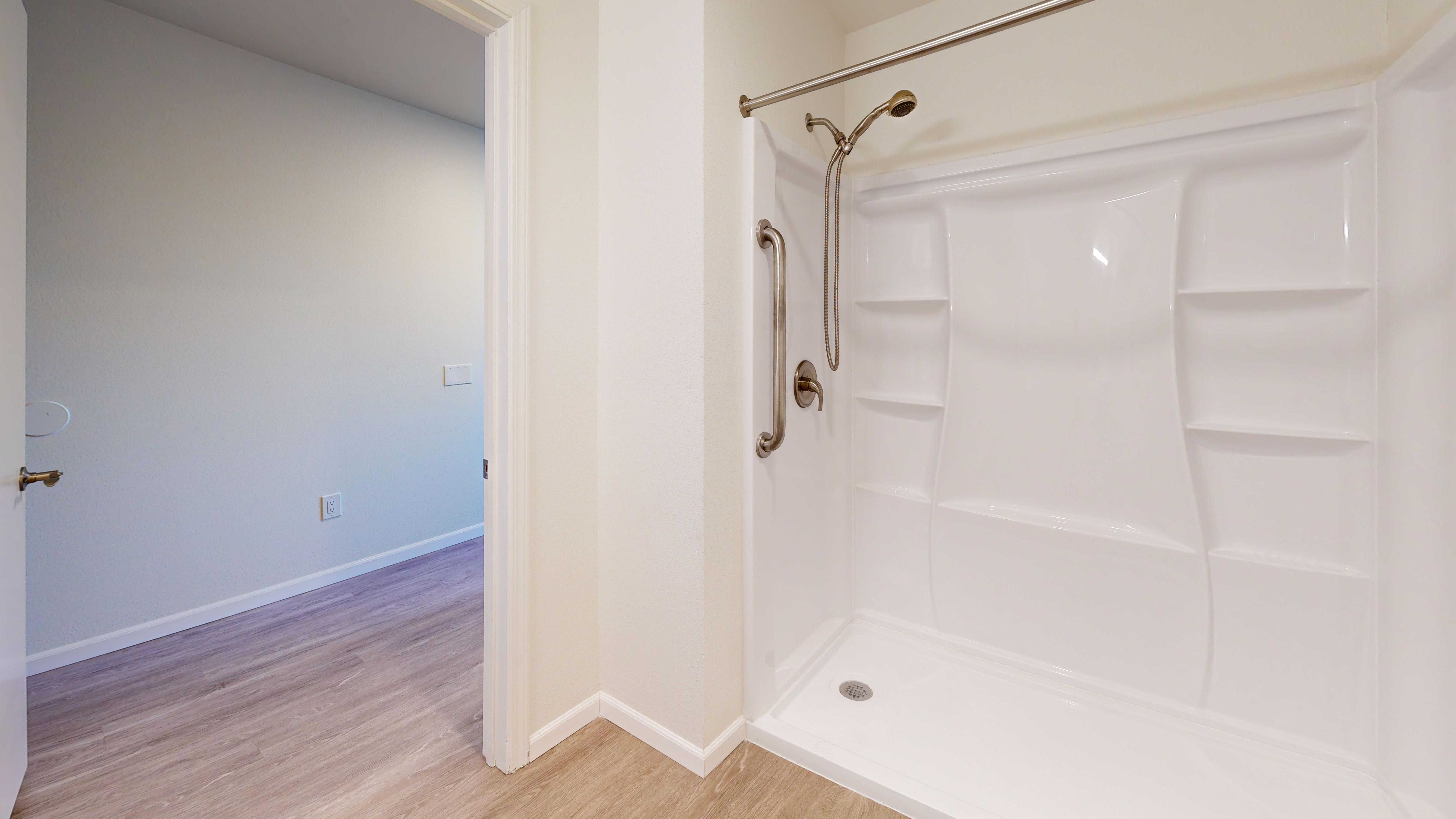 Vista-Del-Rio-IL-Studio-325-sqft-Bathroom 1