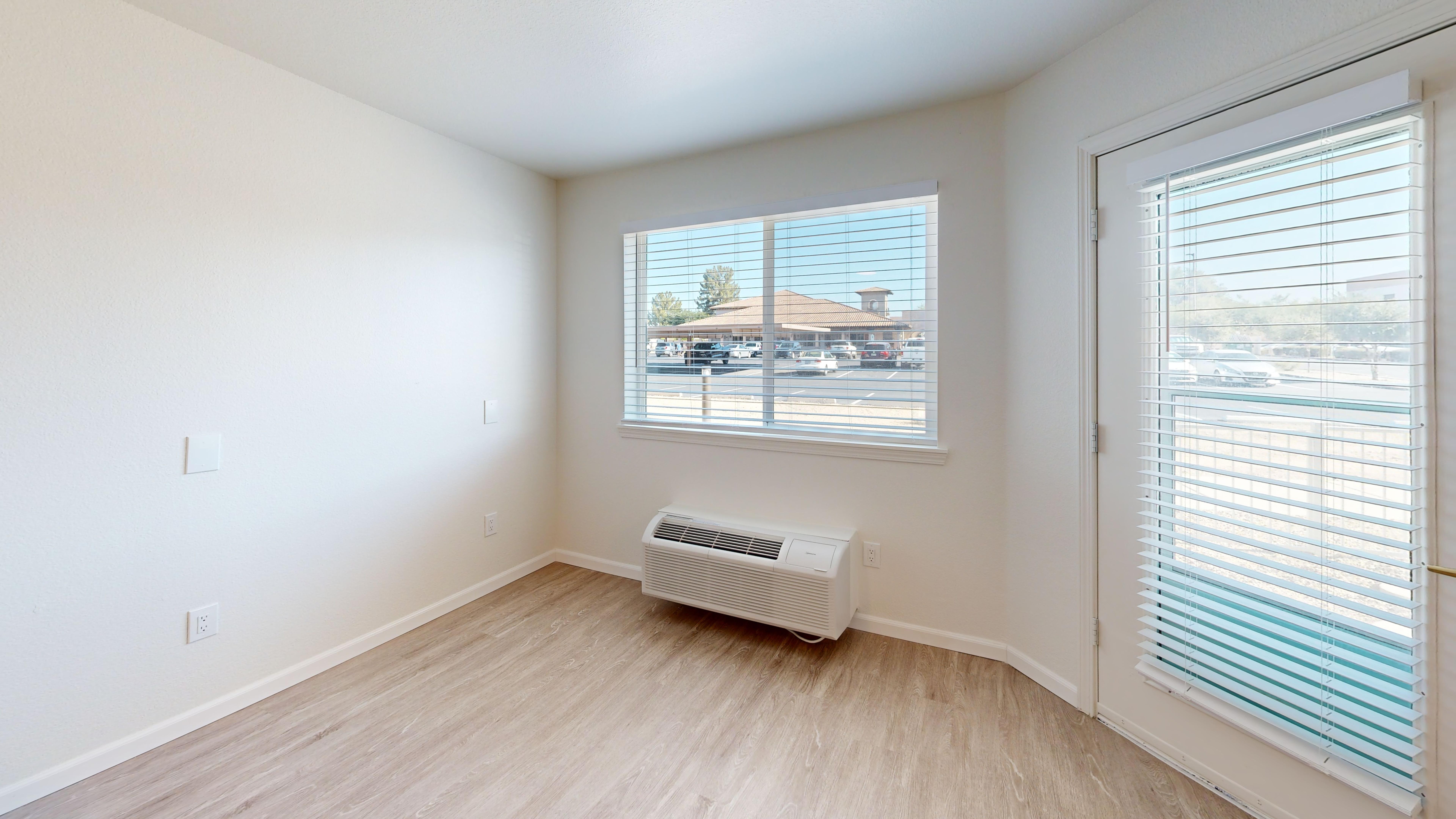 Vista-Del-Rio-IL-Studio-382-sqft Living Space 2