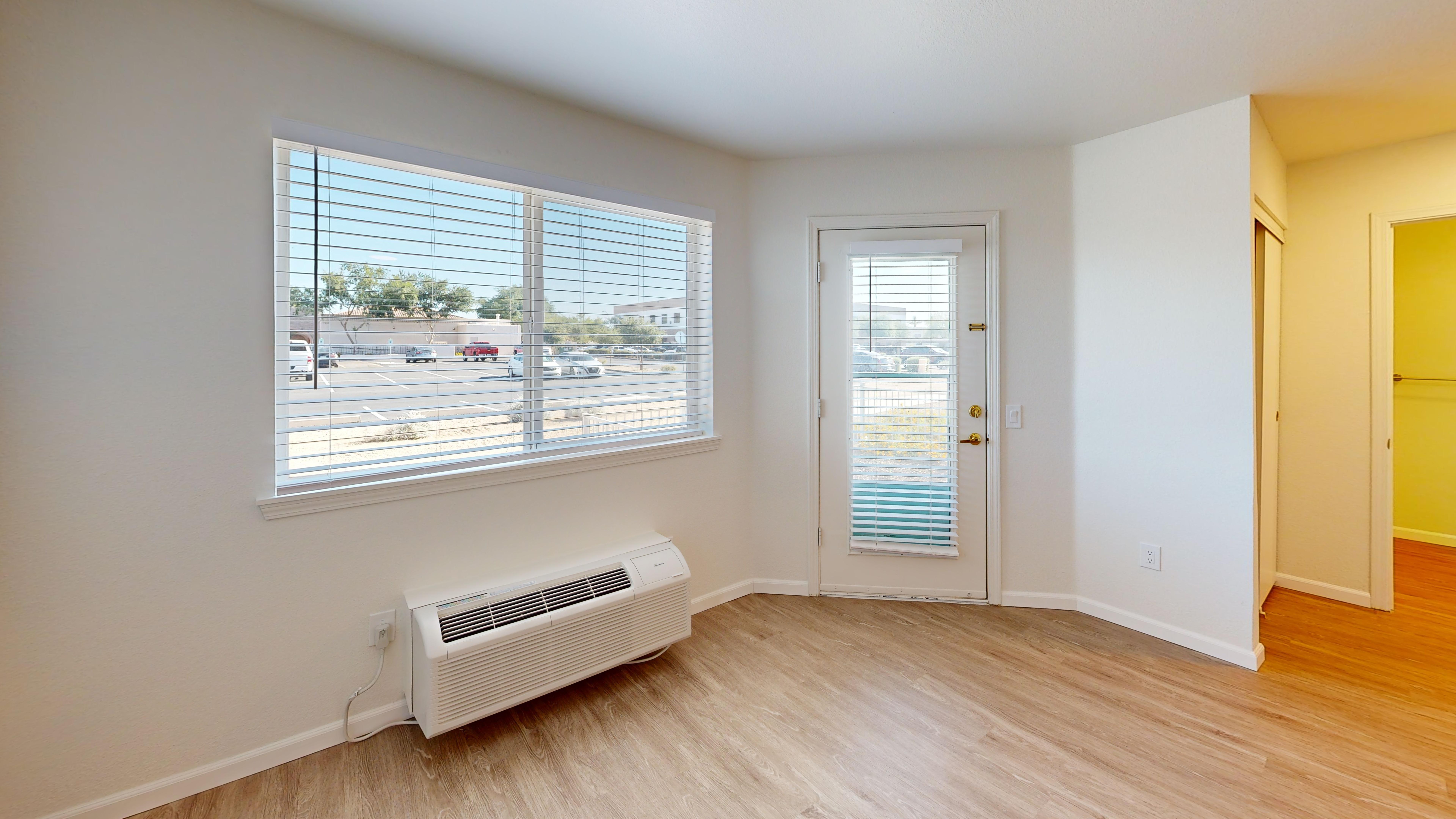 Vista-Del-Rio-IL-Studio-382-sqft-Living Space