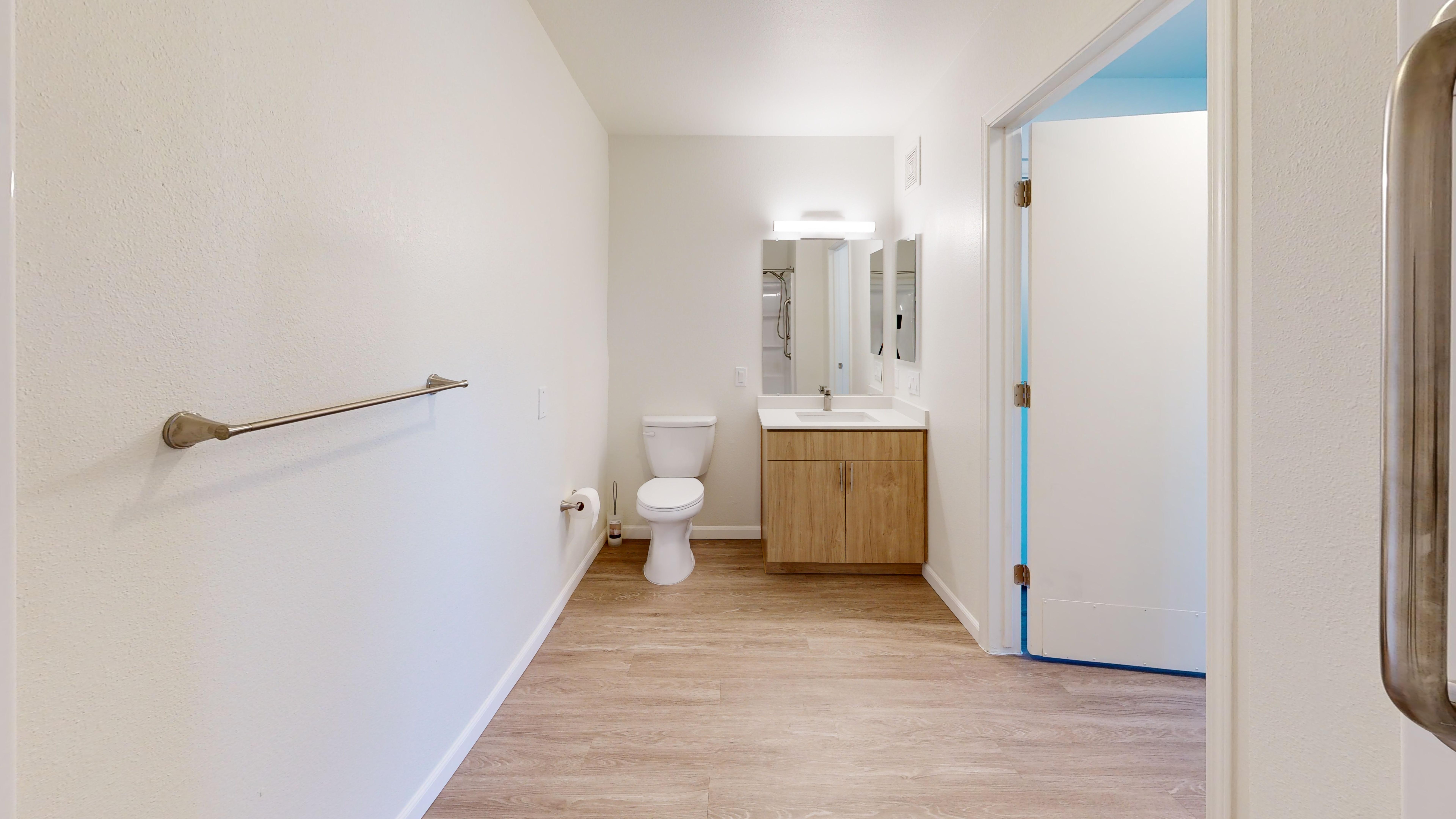 Vista-del-Rio-IL-1-bed-685-sqft-Bathroom