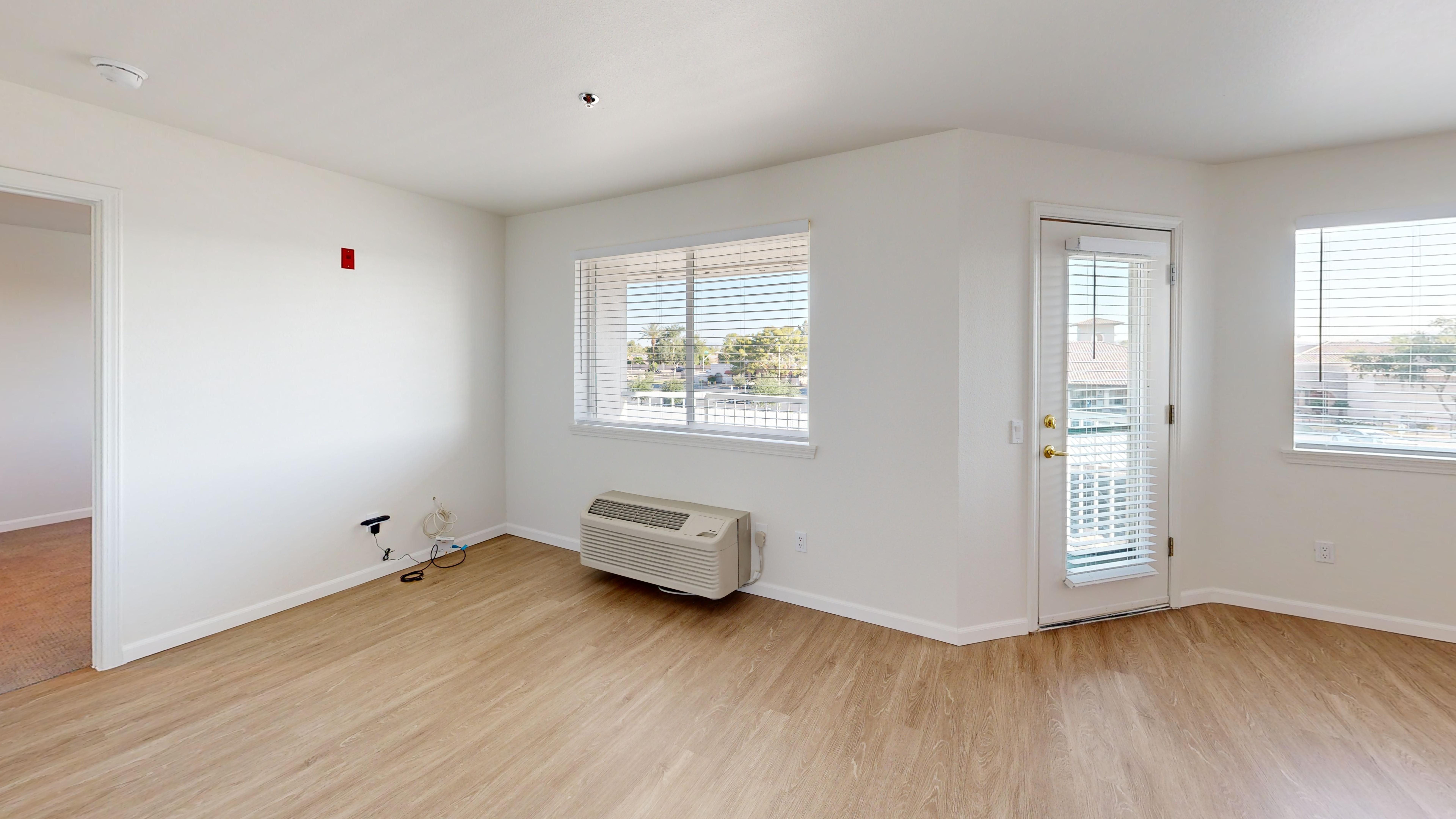 Vista-del-Rio-IL-1-bed-685-sqft-Living-Room